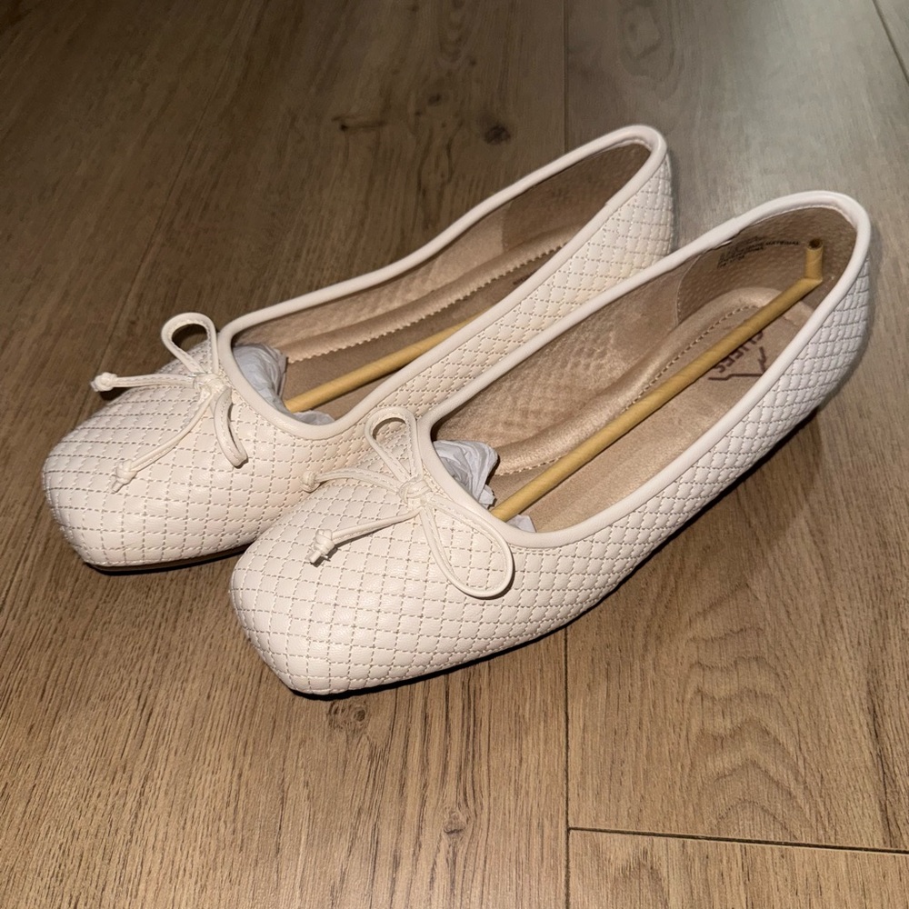 Cliffs by WHITE MOUNTAIN Cream Quilted Flats